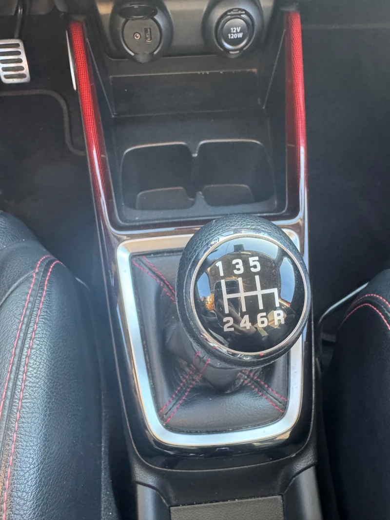 Suzuki Swift Sport 1.4 turbo, снимка 14 - Автомобили и джипове - 52898016