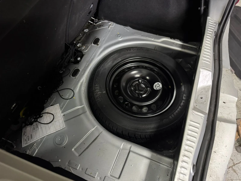 Dacia Sandero 1.2 /4/EURO6 , снимка 10 - Автомобили и джипове - 53045007