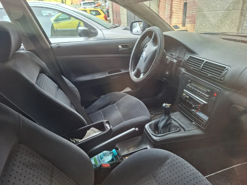VW Passat 1.9 TDI, снимка 4 - Автомобили и джипове - 53561327