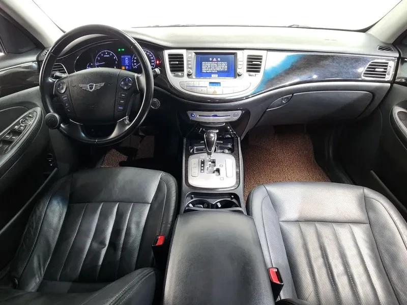 Hyundai Genesis 3.3, снимка 7 - Автомобили и джипове - 54618150