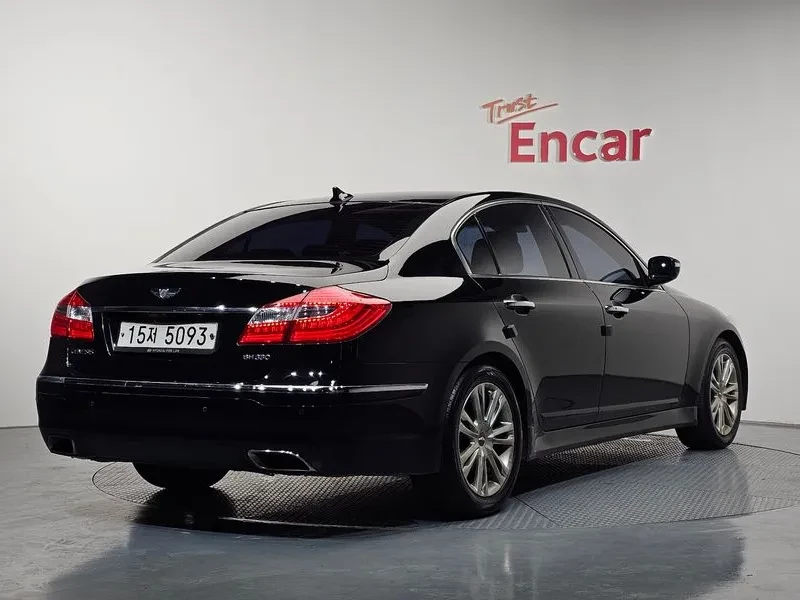 Hyundai Genesis 3.3, снимка 2 - Автомобили и джипове - 54618150