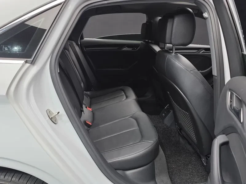 Audi A3 40 Tfsi 8V, снимка 11 - Автомобили и джипове - 55738288