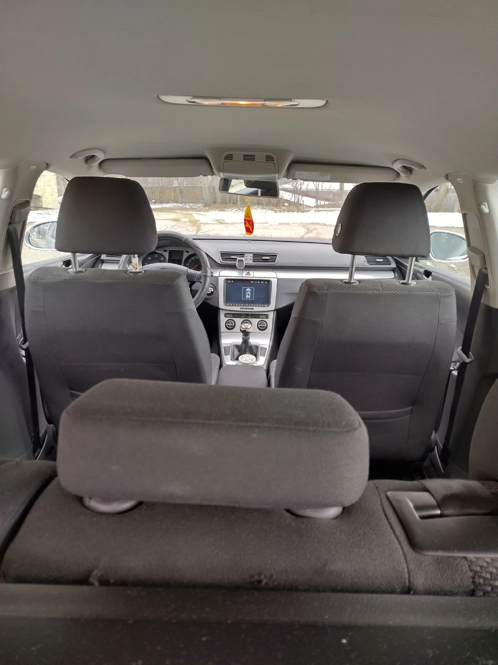 VW Passat Комби  - изображение 10