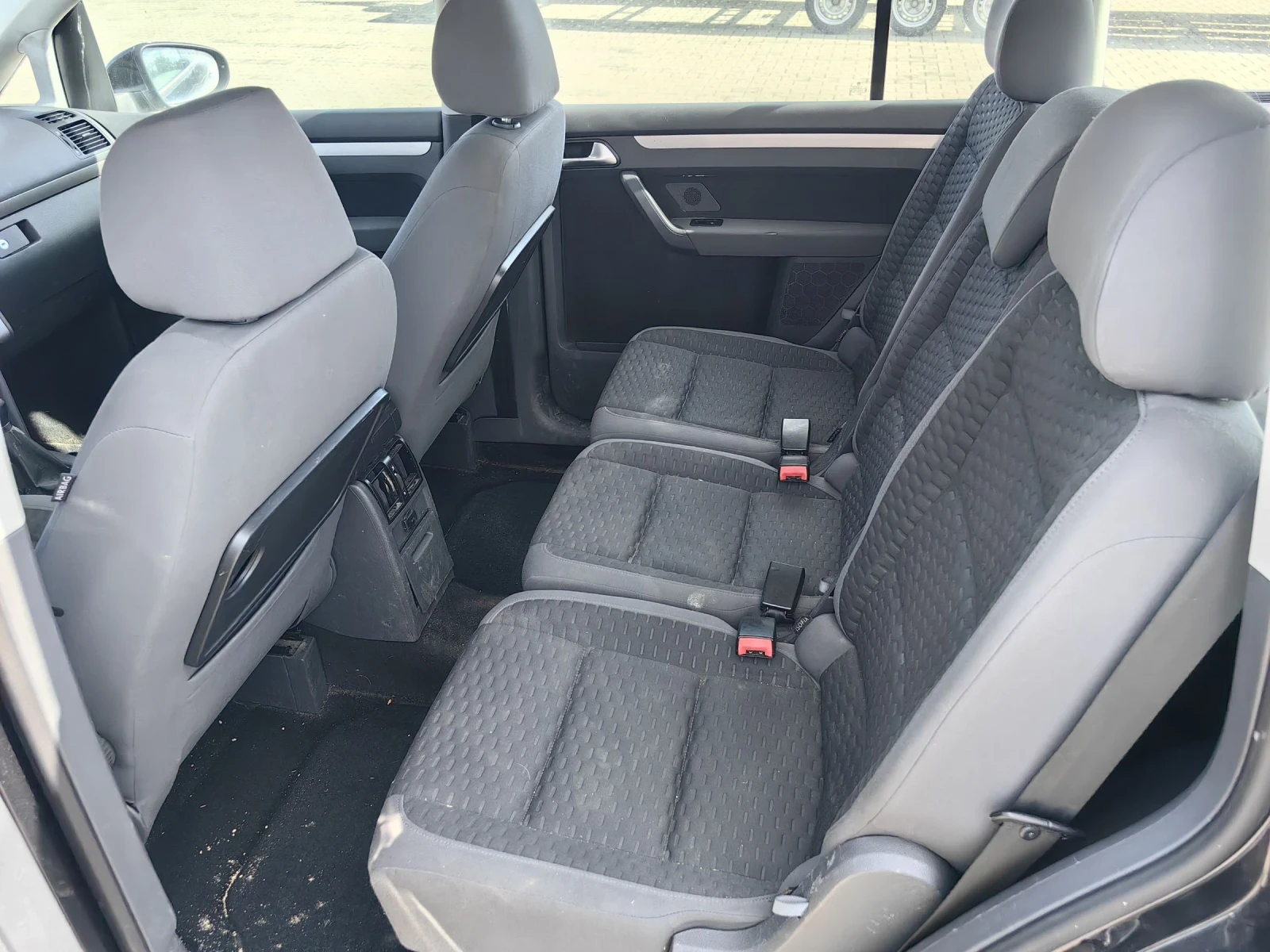 VW Touran 2010г 1.9тди 105кс ЗАБЕЛЕЖКИ За Боя - изображение 9