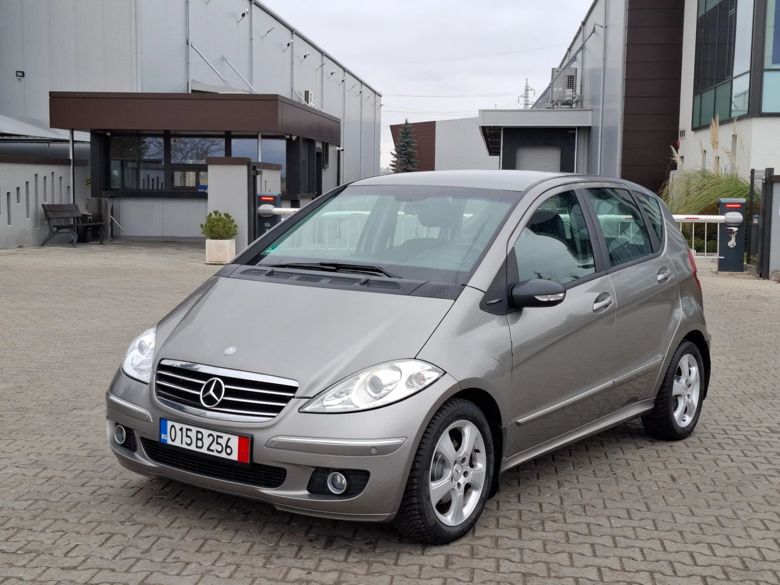 Mercedes-Benz A 200 2.0i* (136кс)* AVANTGARD* * КОЖА* * НОВ ВНОС*  - изображение 3