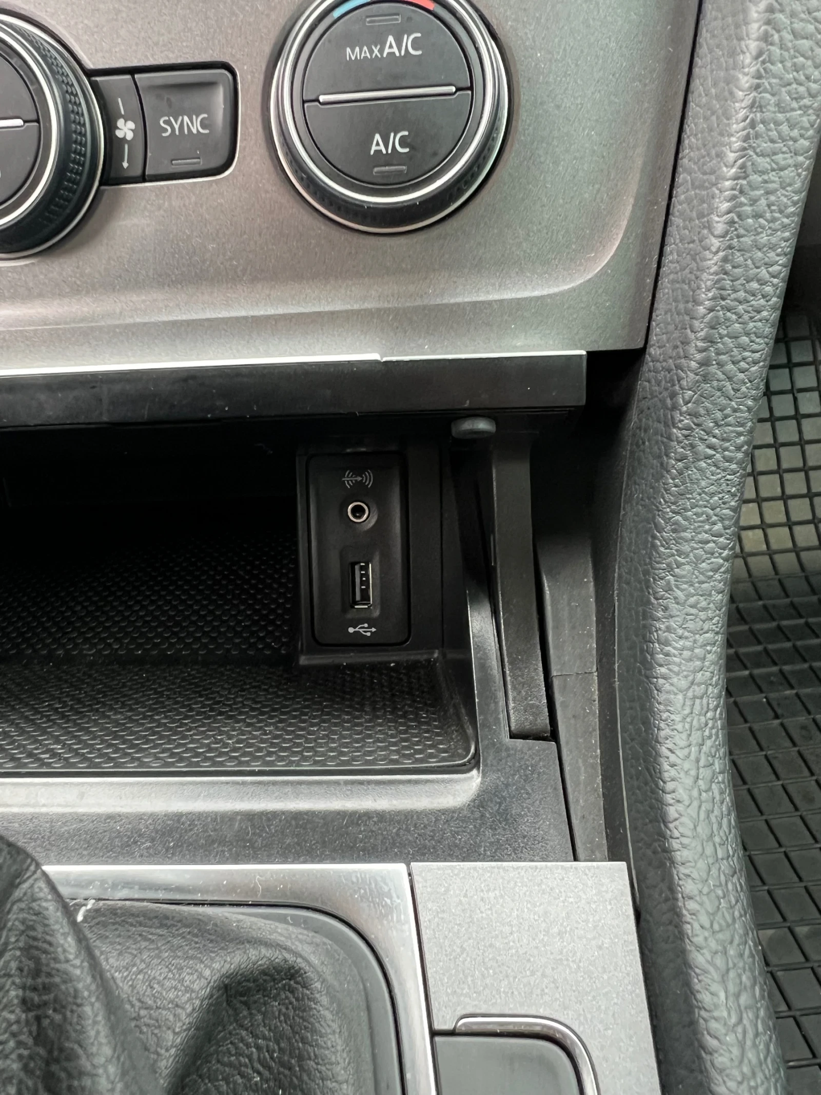 VW Golf R LINE LOUNGE | Mobile.bg � ����������� 14