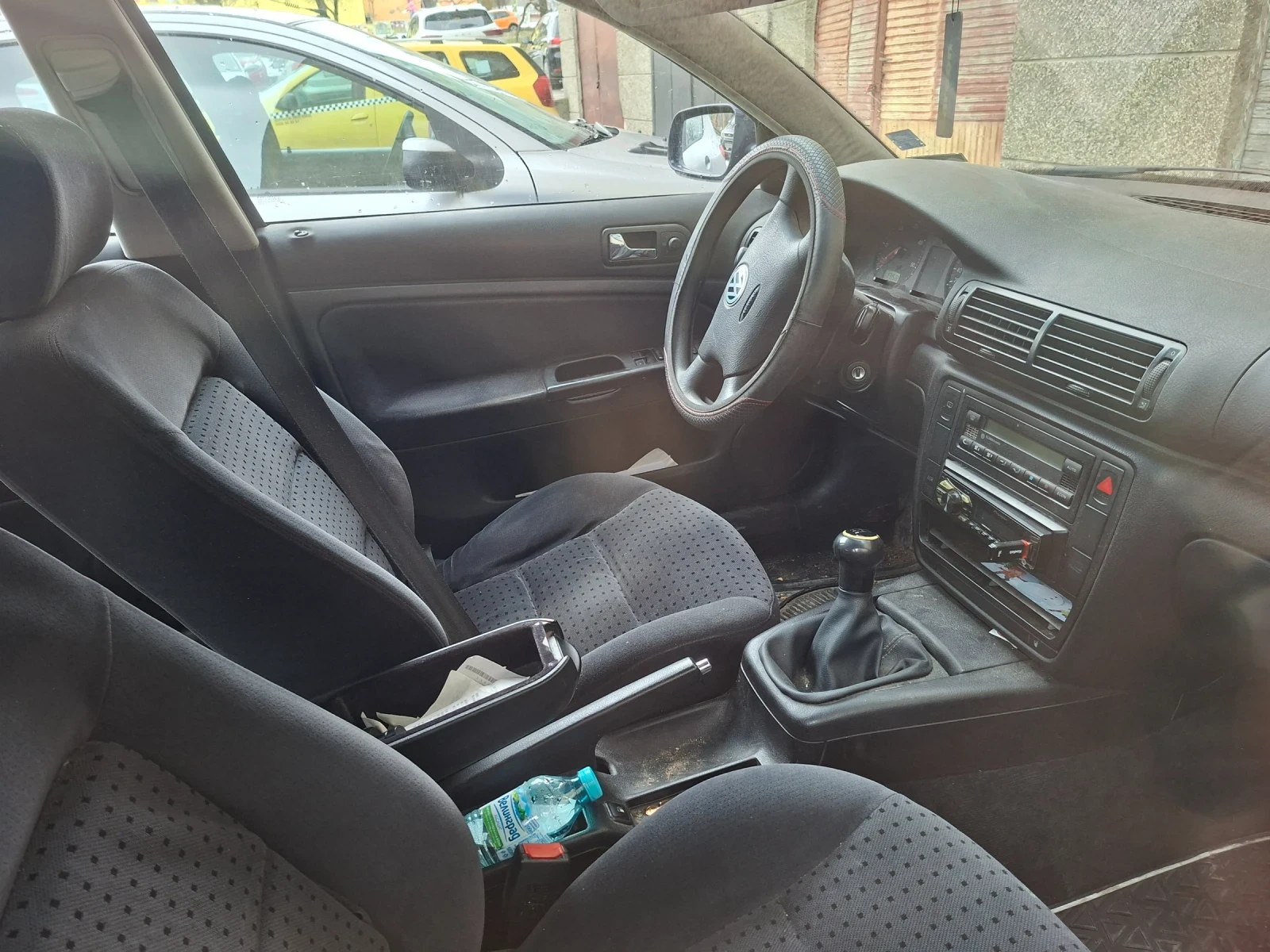 VW Passat 1.9 TDI, снимка 2 - Автомобили и джипове - 53561327