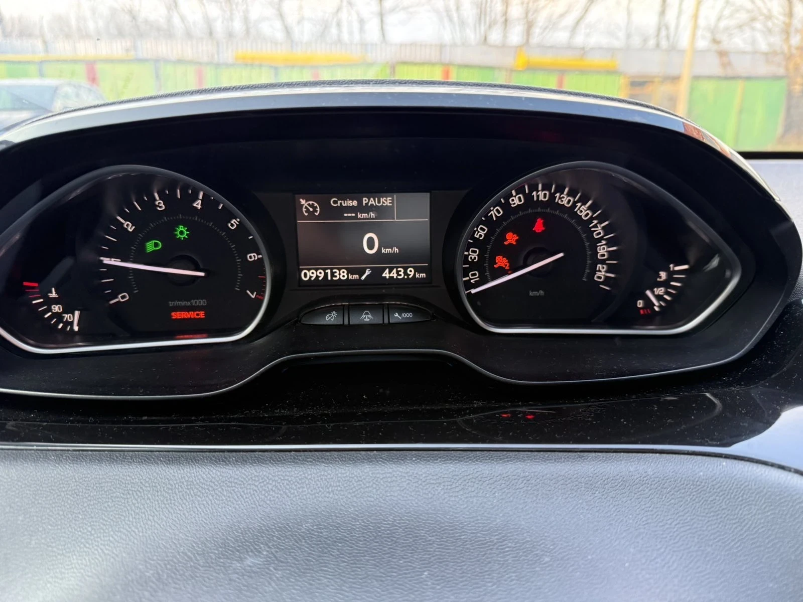 Peugeot 208 1.0 VTI. На части - изображение 9