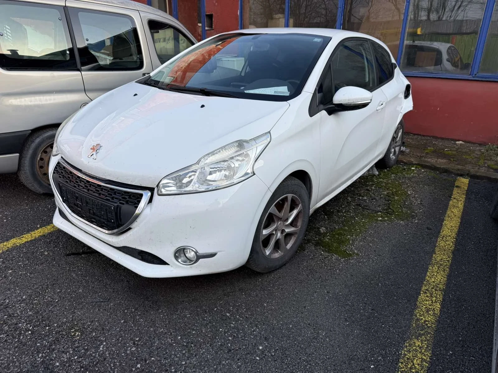 Peugeot 208 1.0 VTI. На части