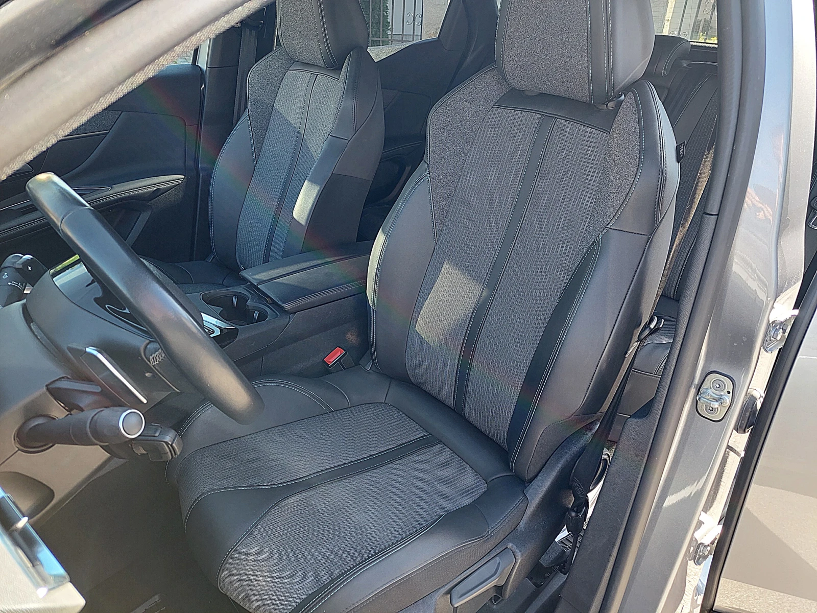 Peugeot 3008 Peugeot 3008 New Line Up GT 1.6 Plug-in HYBRID 4x4 | Mobile.bg � ����������� 10