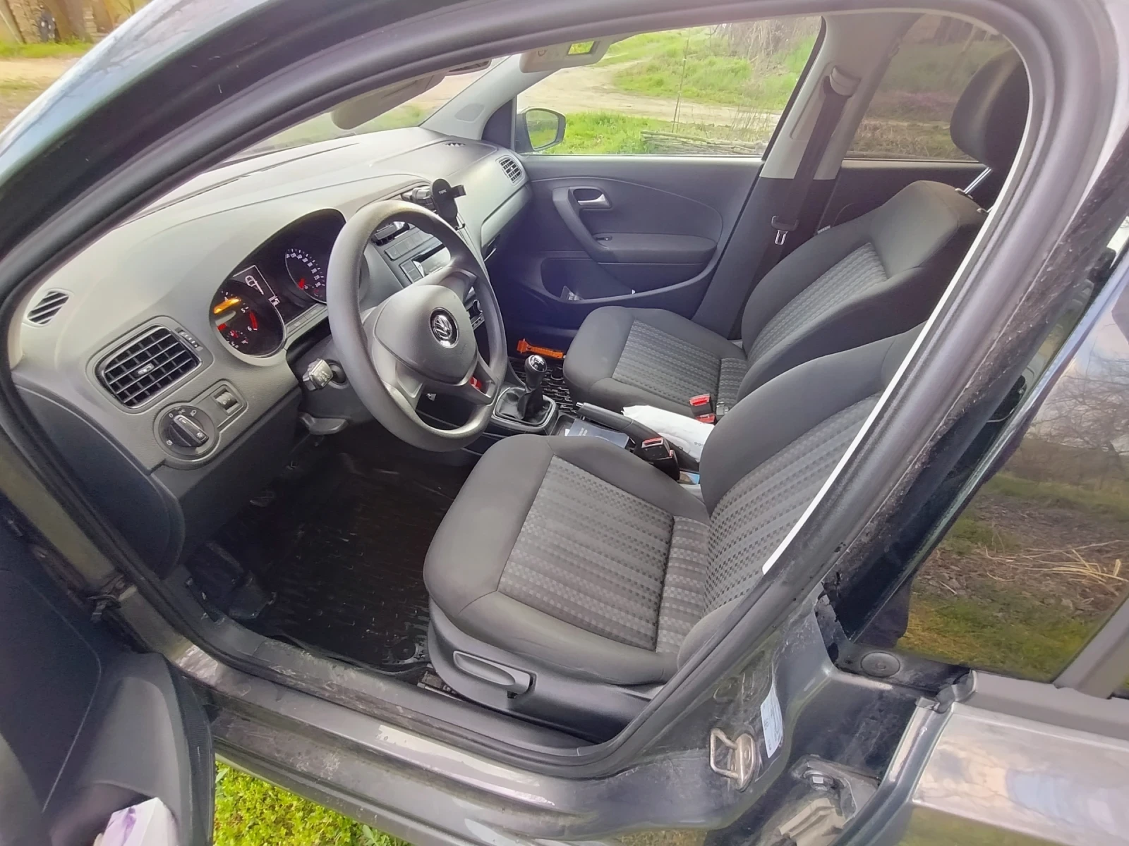 VW Polo, снимка 11 - Автомобили и джипове - 54100179