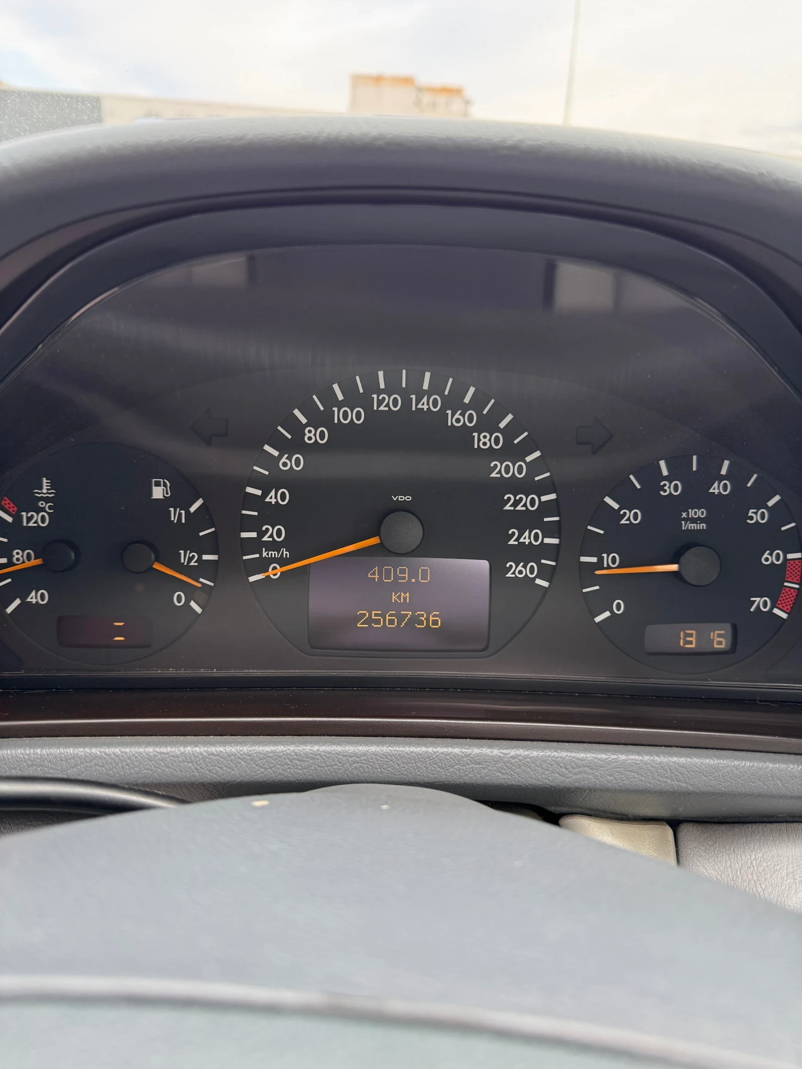Mercedes-Benz CLK 230 kompressor, снимка 13 - Автомобили и джипове - 54159553