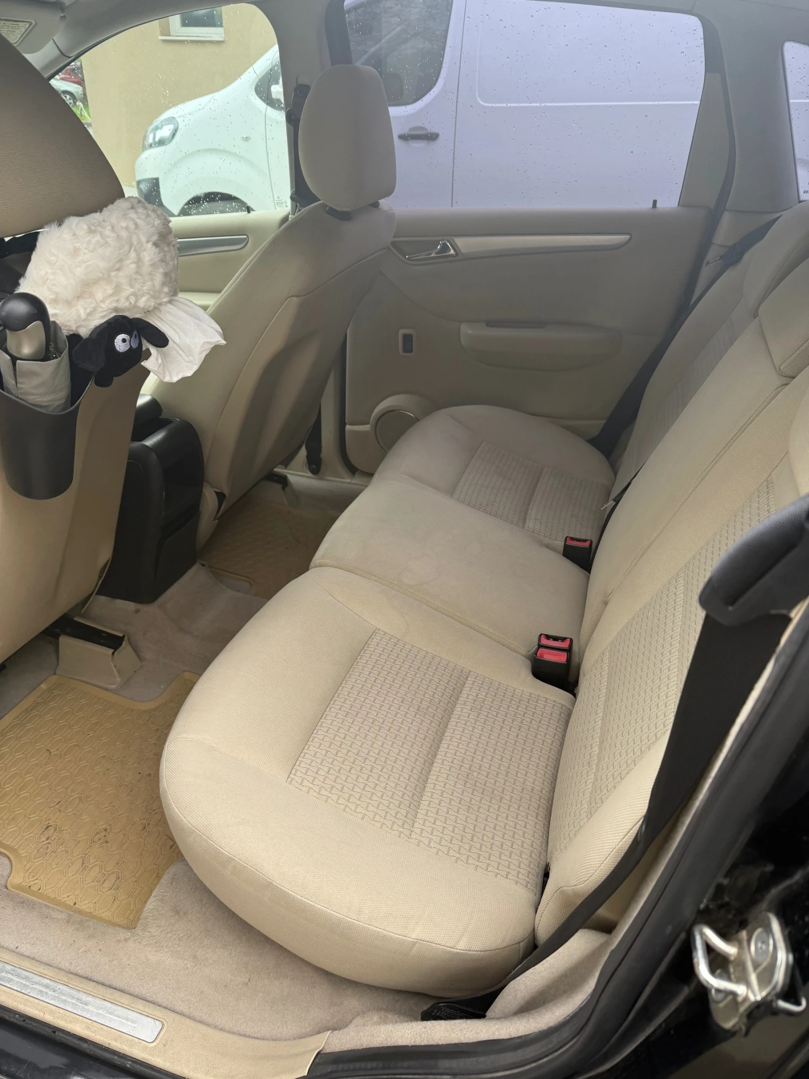 Mercedes-Benz B 180, снимка 13 - Автомобили и джипове - 54281984