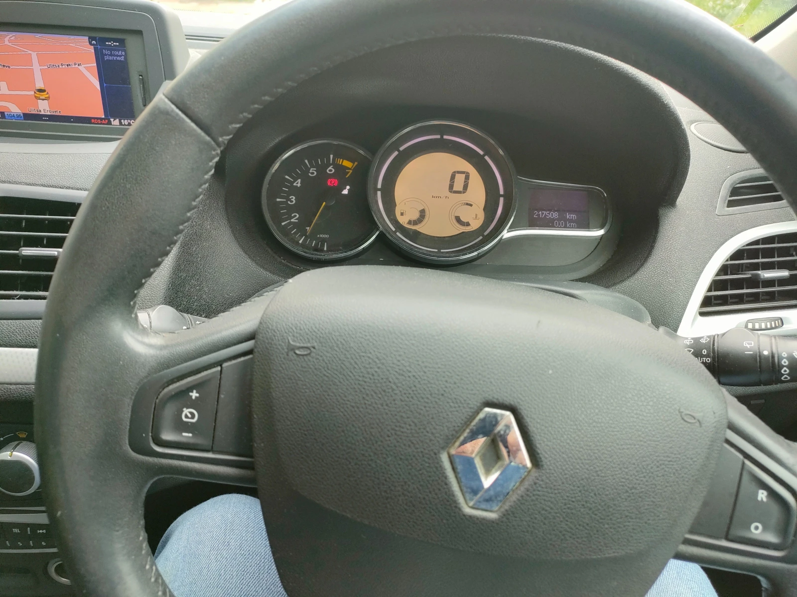Renault Megane 3, снимка 6 - Автомобили и джипове - 54474016