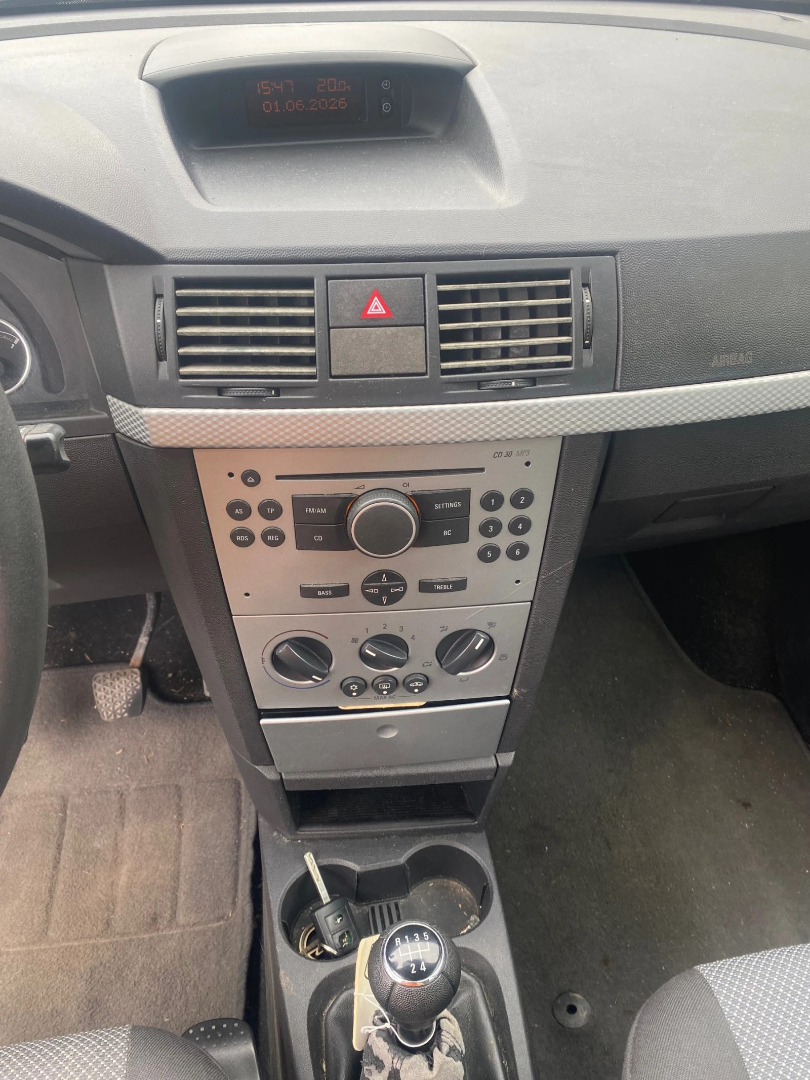 Opel Meriva 1.3CDTI Клима, снимка 10 - Автомобили и джипове - 54740802