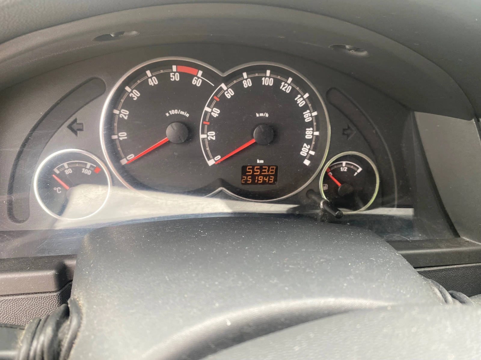 Opel Meriva 1.3CDTI Клима, снимка 9 - Автомобили и джипове - 54740802