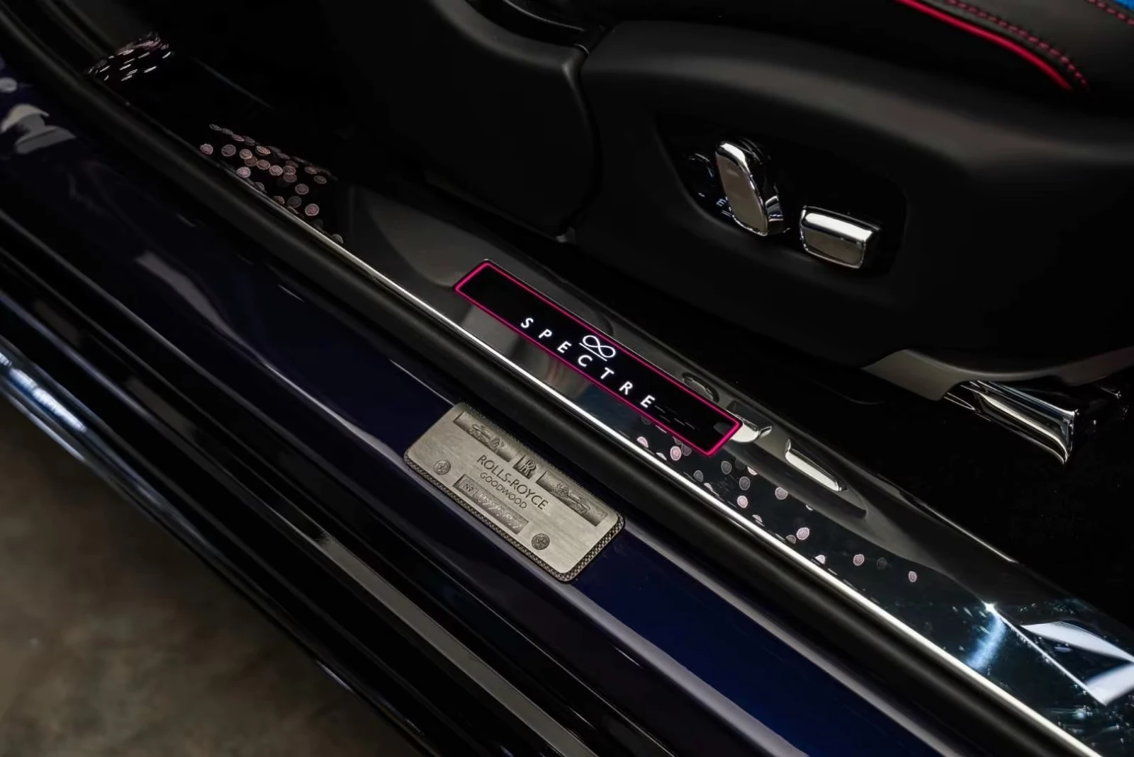 Rolls-Royce Spectre / BLACK BADGE / SHOOTING STAR / BESPOKE /  | Mobile.bg � ����������� 9