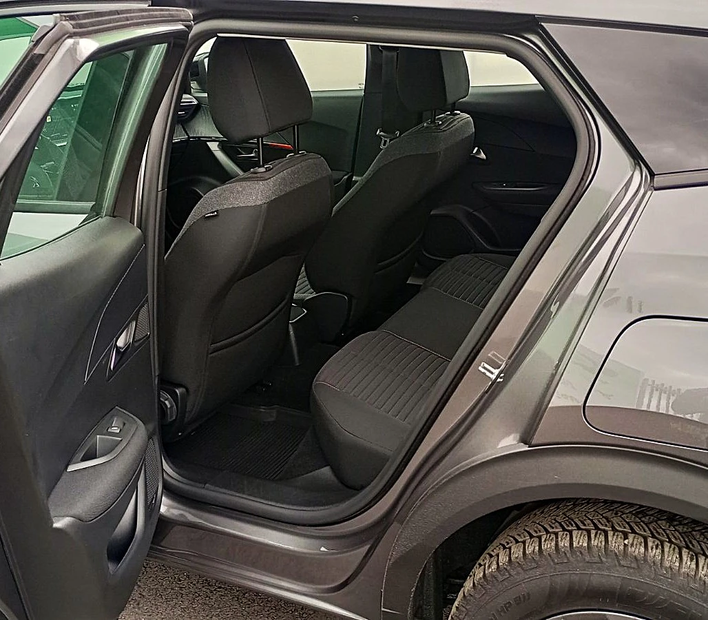 Peugeot 2008 1.5 BlueHDi 110 кс, снимка 7 - Автомобили и джипове - 54908709