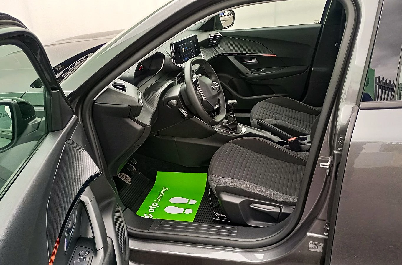Peugeot 2008 1.5 BlueHDi 110 кс, снимка 6 - Автомобили и джипове - 54908709