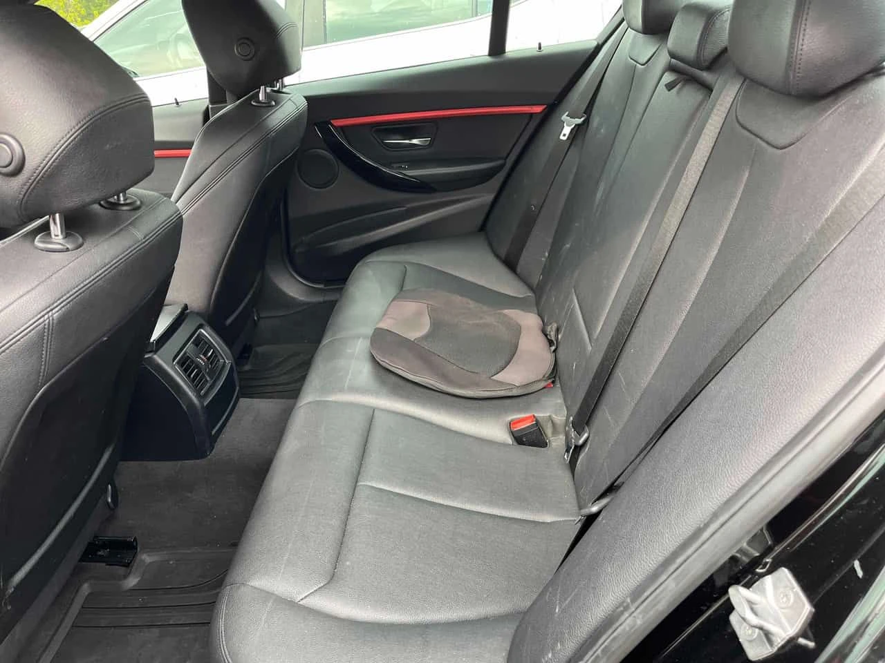 BMW 330 xDrive * ОТ ПРЕДСТАВИТЕЛСТВО НА MERCEDES-BENZ, снимка 10 - Автомобили и джипове - 54968522