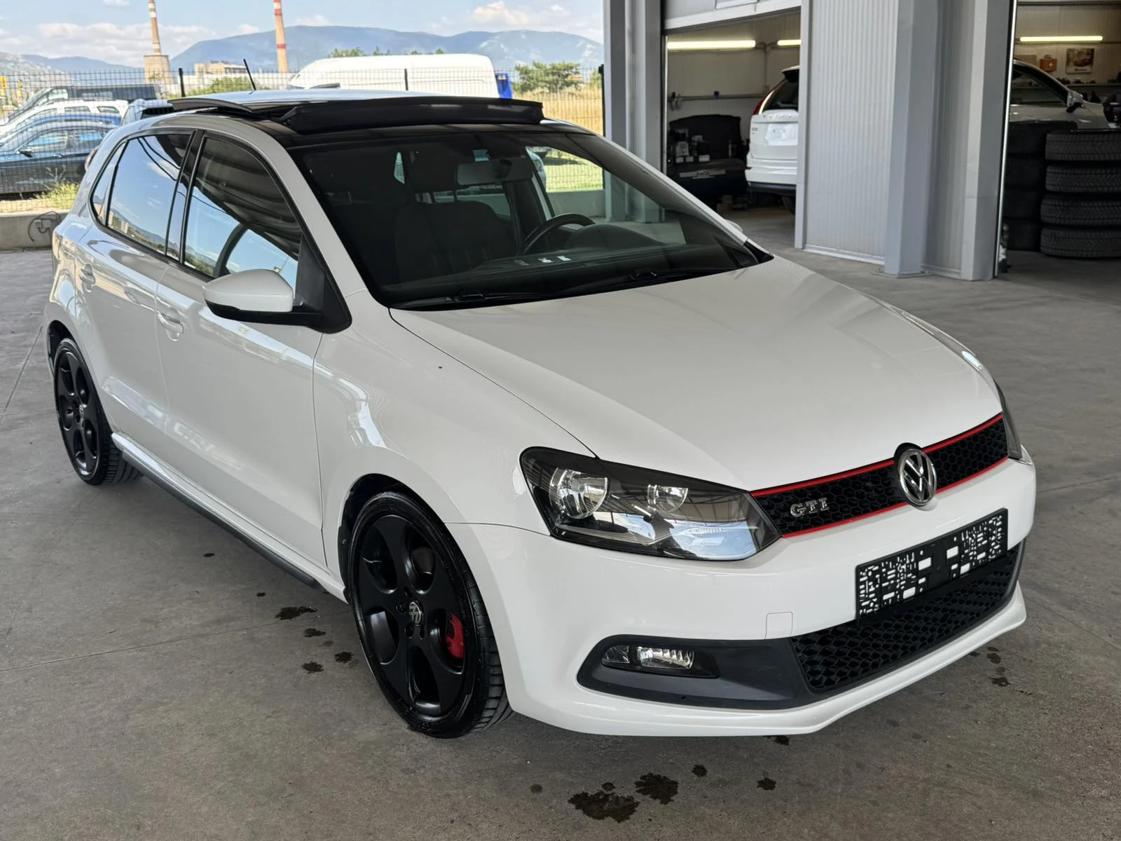 VW Polo 1.4* 180ps* АВТОМАТ* ПАНОРАМА, снимка 7 - Автомобили и джипове - 55034199