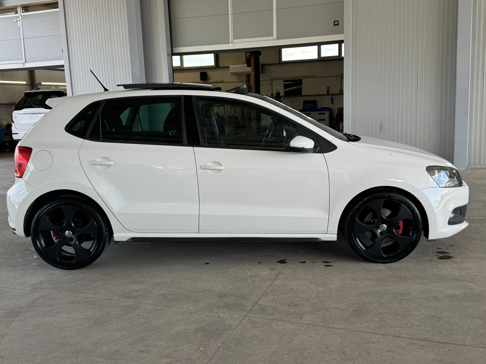 VW Polo 1.4* 180ps* АВТОМАТ* ПАНОРАМА, снимка 6 - Автомобили и джипове - 55034199