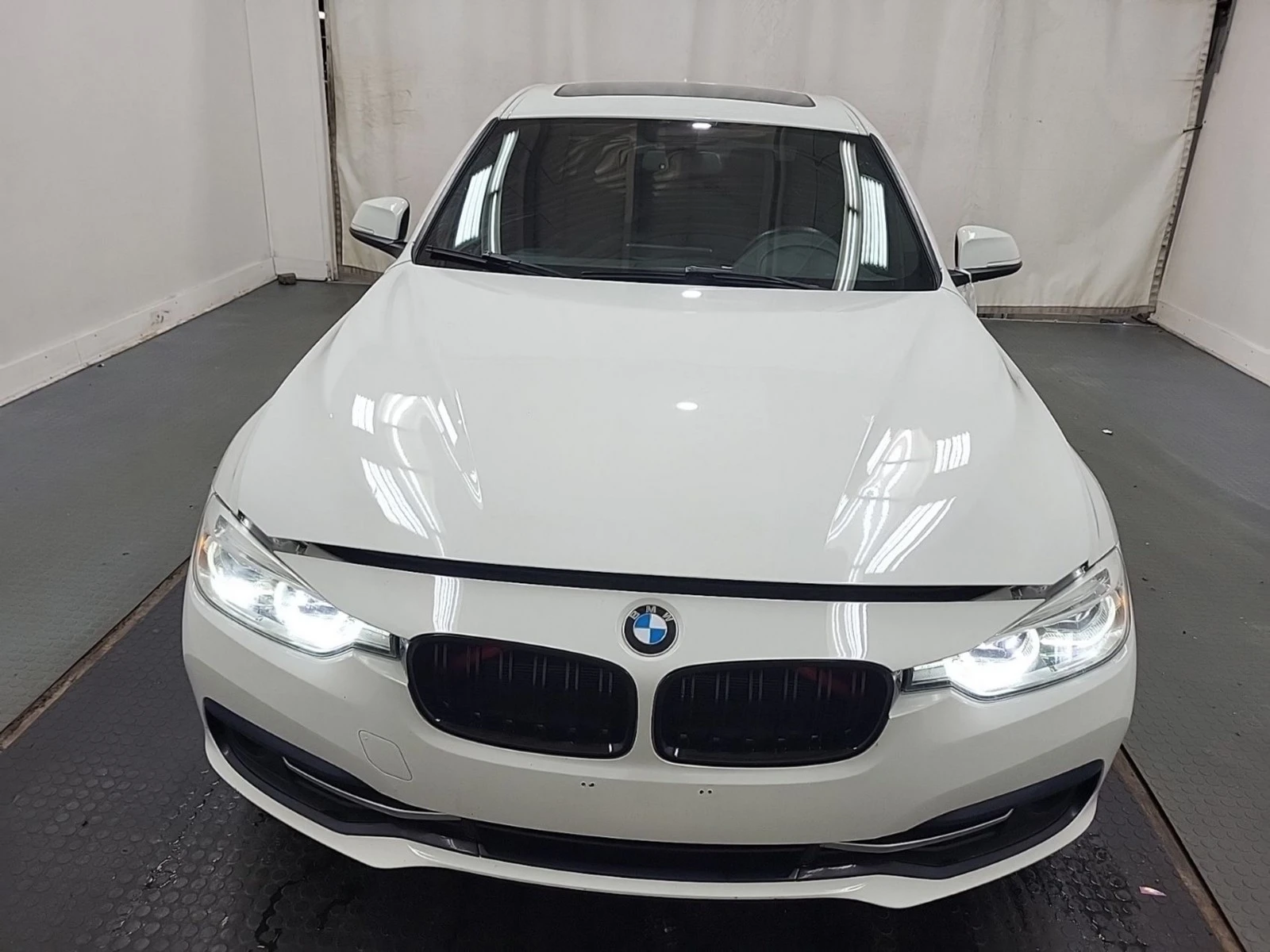 BMW 330 XDRIVE * АвтоКредит * (ЦЕНА ДО БГ), снимка 2 - Автомобили и джипове - 55591925