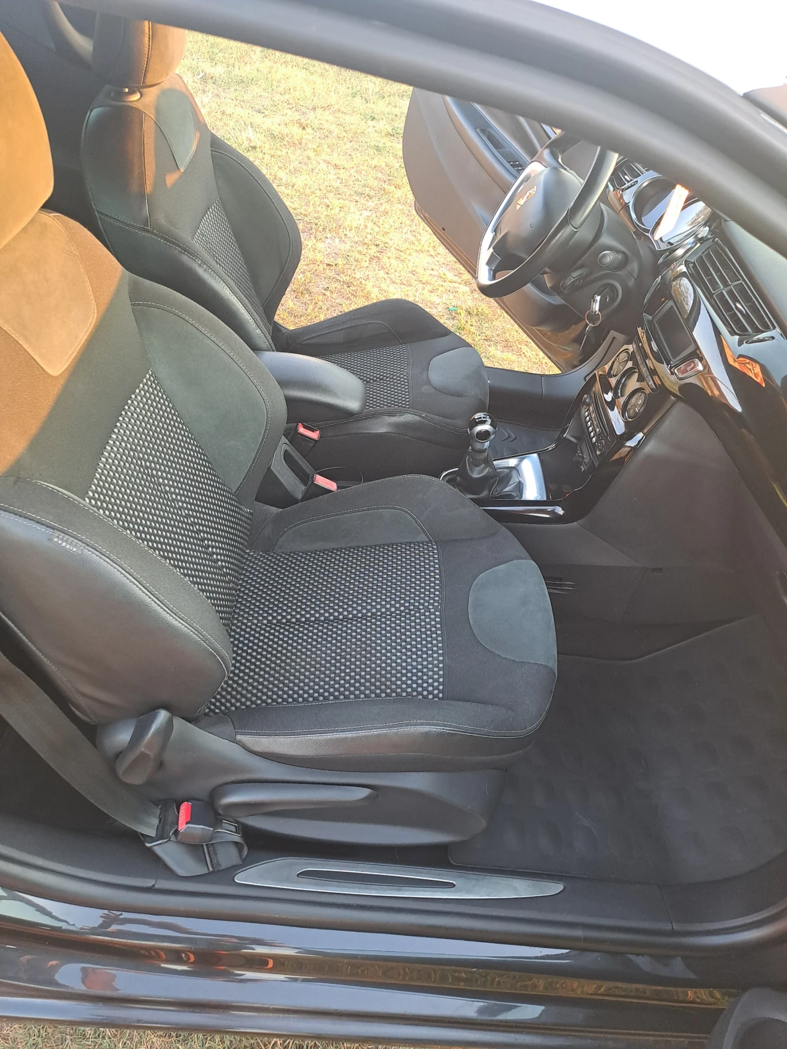 Citroen DS3, снимка 9 - Автомобили и джипове - 56648183