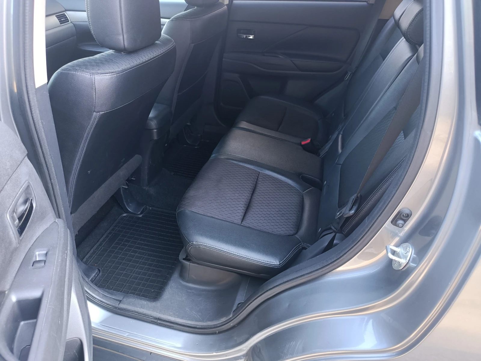 Mitsubishi Outlander 2.2 DI-D 4WD | Mobile.bg — изображение 14