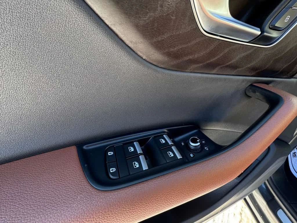 Audi Q7 PROGRESSIVE CARFAX, снимка 16 - Автомобили и джипове - 53864886