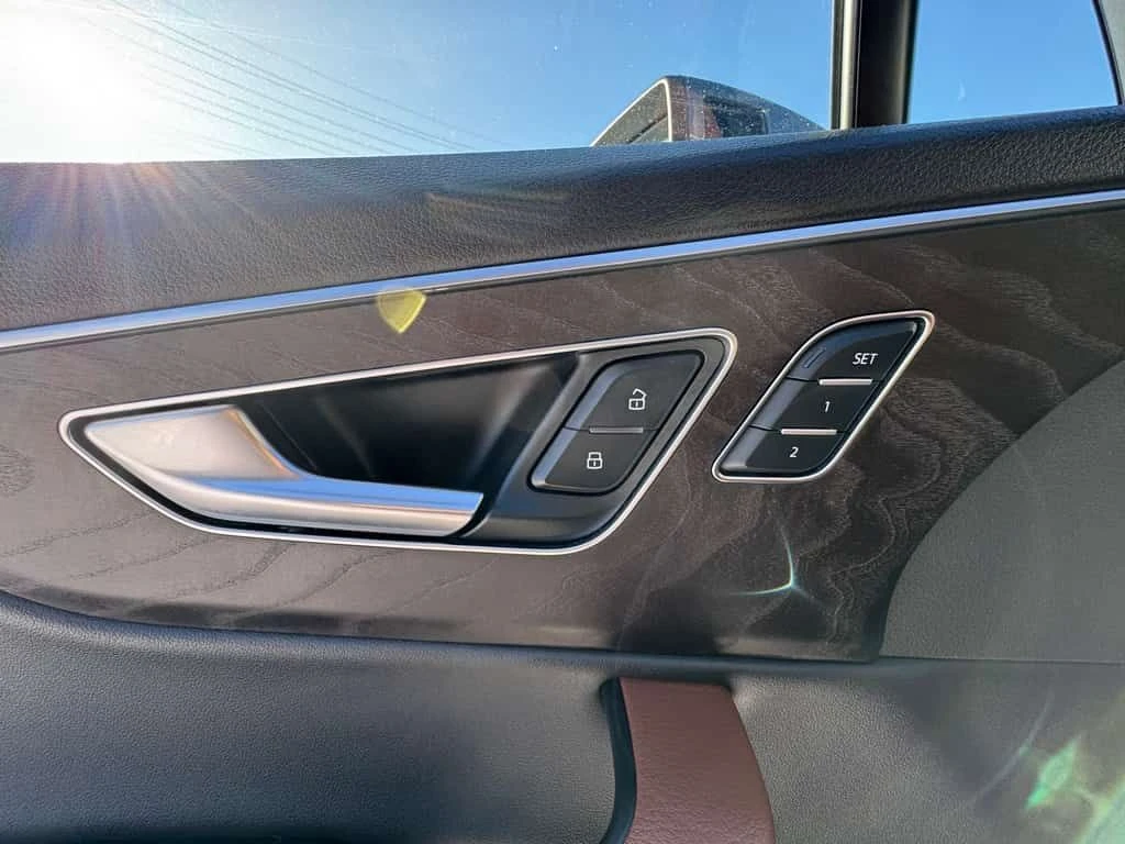 Audi Q7 PROGRESSIVE CARFAX, снимка 15 - Автомобили и джипове - 53864886