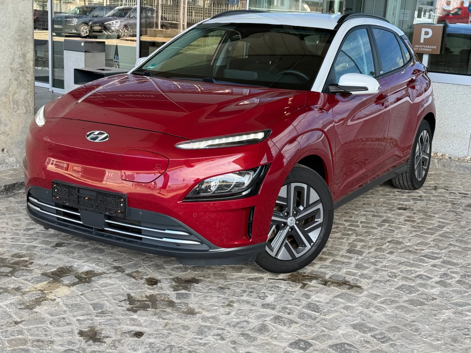 Hyundai Kona Trend   64 kWh 204 hp 100%SOH Гаранция Bluelink, снимка 2 - Автомобили и джипове - 55075192