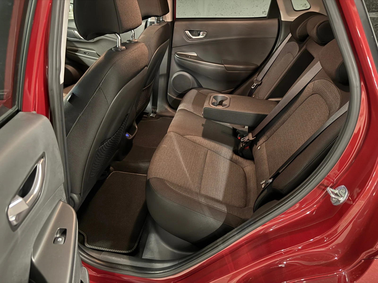 Hyundai Kona Trend FACE  64 kWh 204 hp Гаранция camera Bluelink, снимка 14 - Автомобили и джипове - 54508619