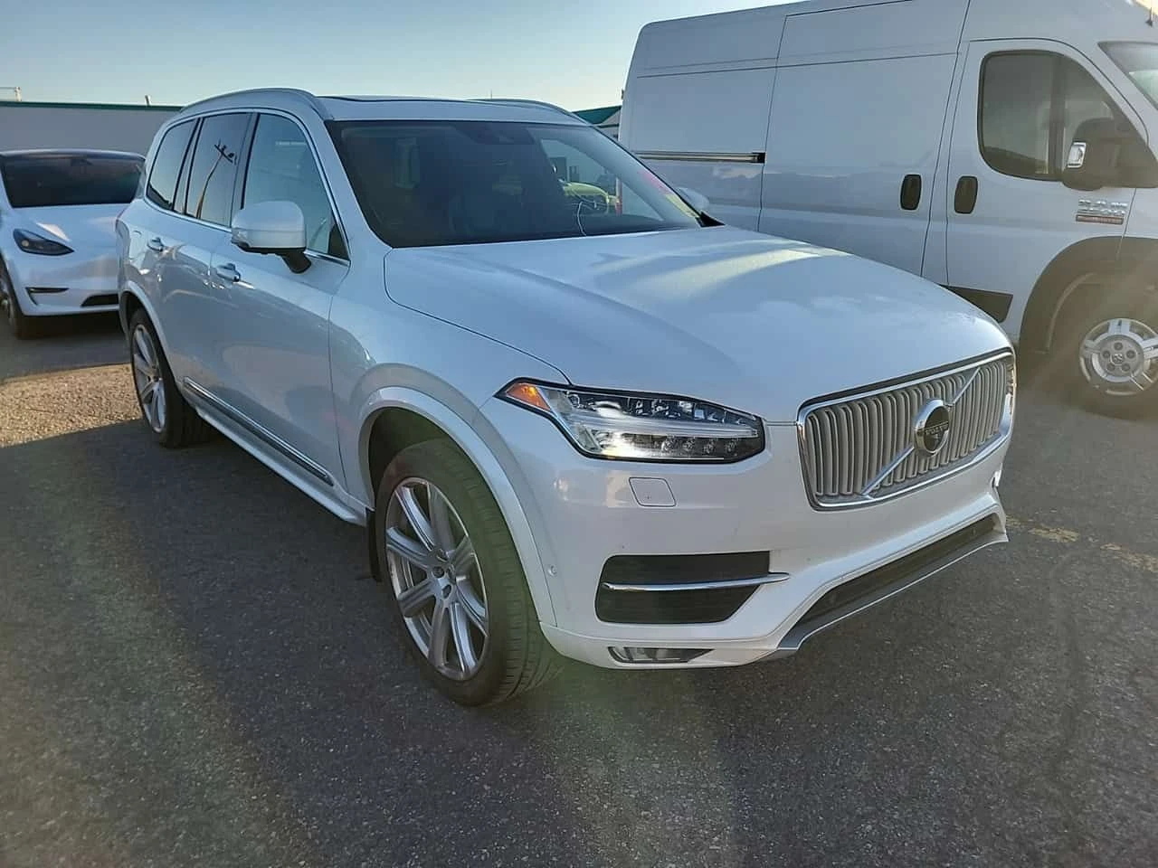 Volvo Xc90 INSCRIPTION/ПОДГРЕВ/ОБДУХВАНЕ/CARFAX/ФИНАНСИРАНЕ, снимка 2 - Автомобили и джипове - 54677570