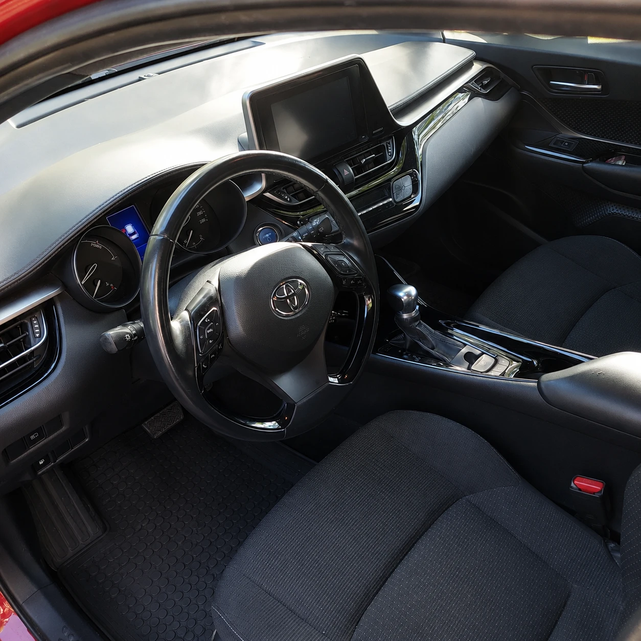 Toyota C-HR , ниво CLUB, ГАРАНЦИЯ RELAX, снимка 3 - Автомобили и джипове - 54752026