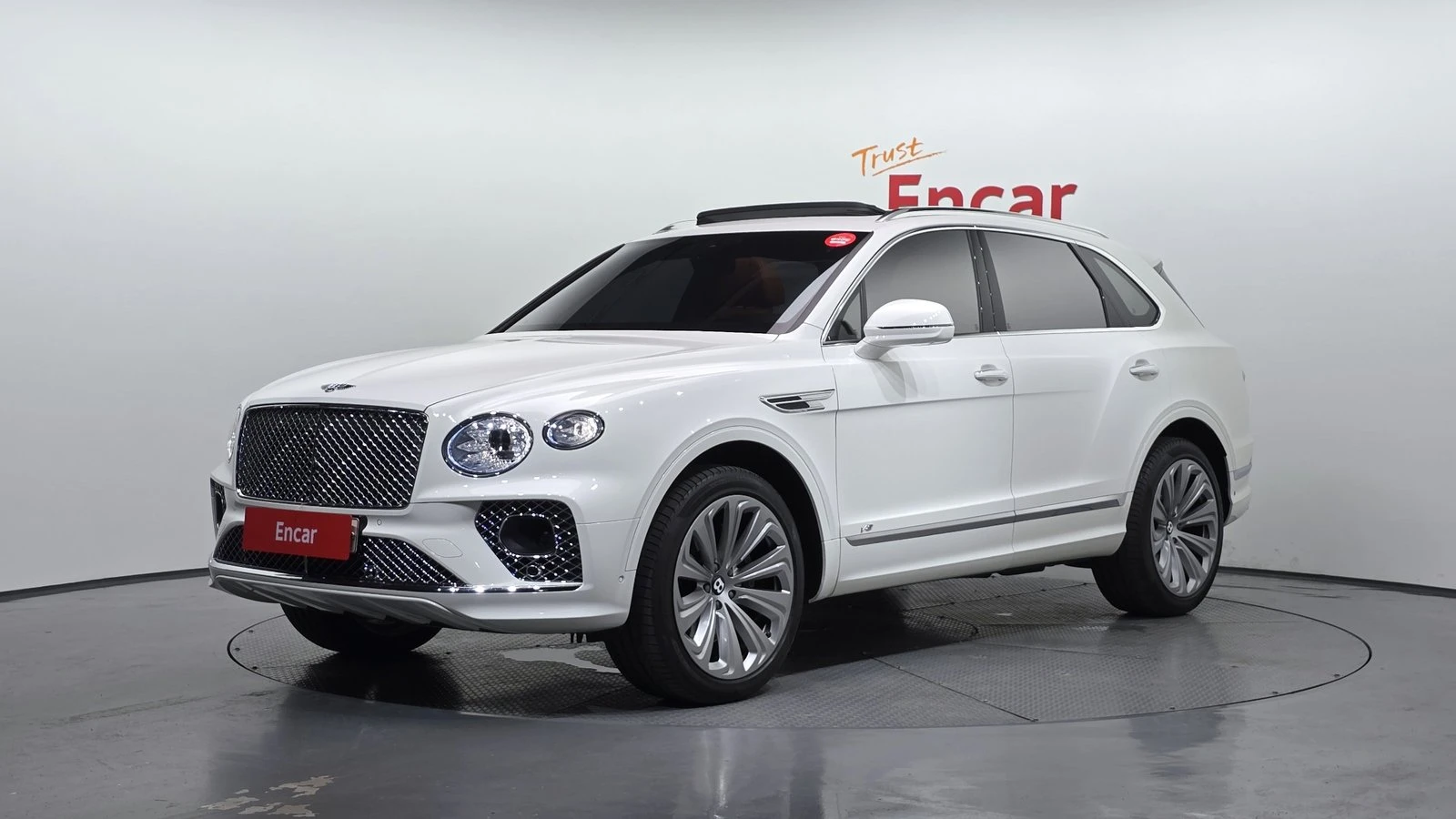 Bentley Bentayga 4.0 V8* ЛЮК* ОБДУХВАНЕ* МАСАЖ* HUD* 360* КРАЙНА ЦЕ