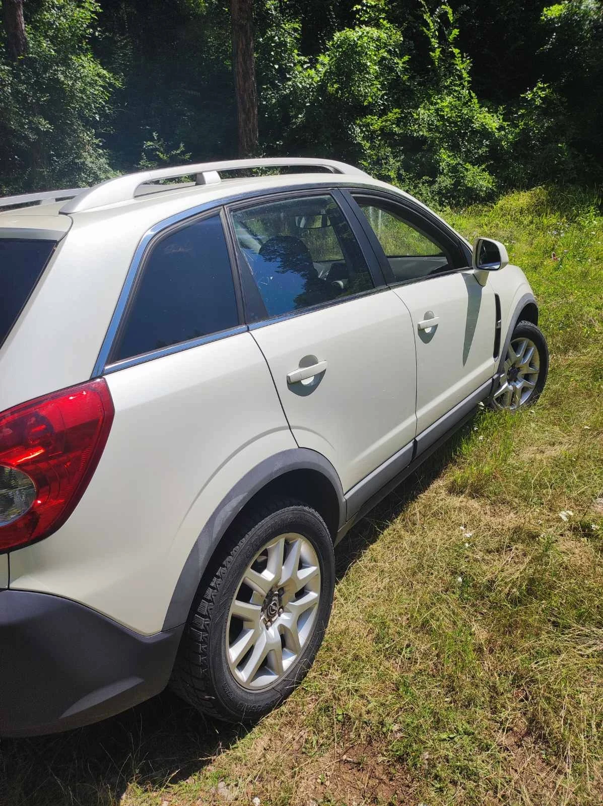Opel Antara 2.4, снимка 2 - Автомобили и джипове - 56316218