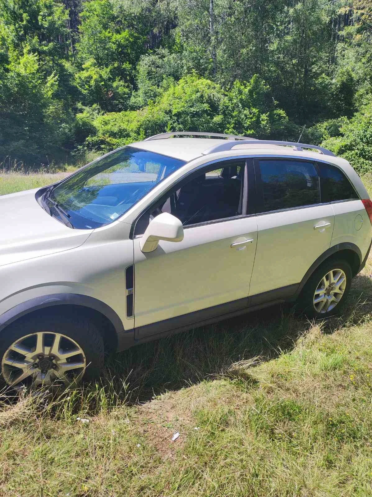 Opel Antara 2.4, снимка 3 - Автомобили и джипове - 56316218