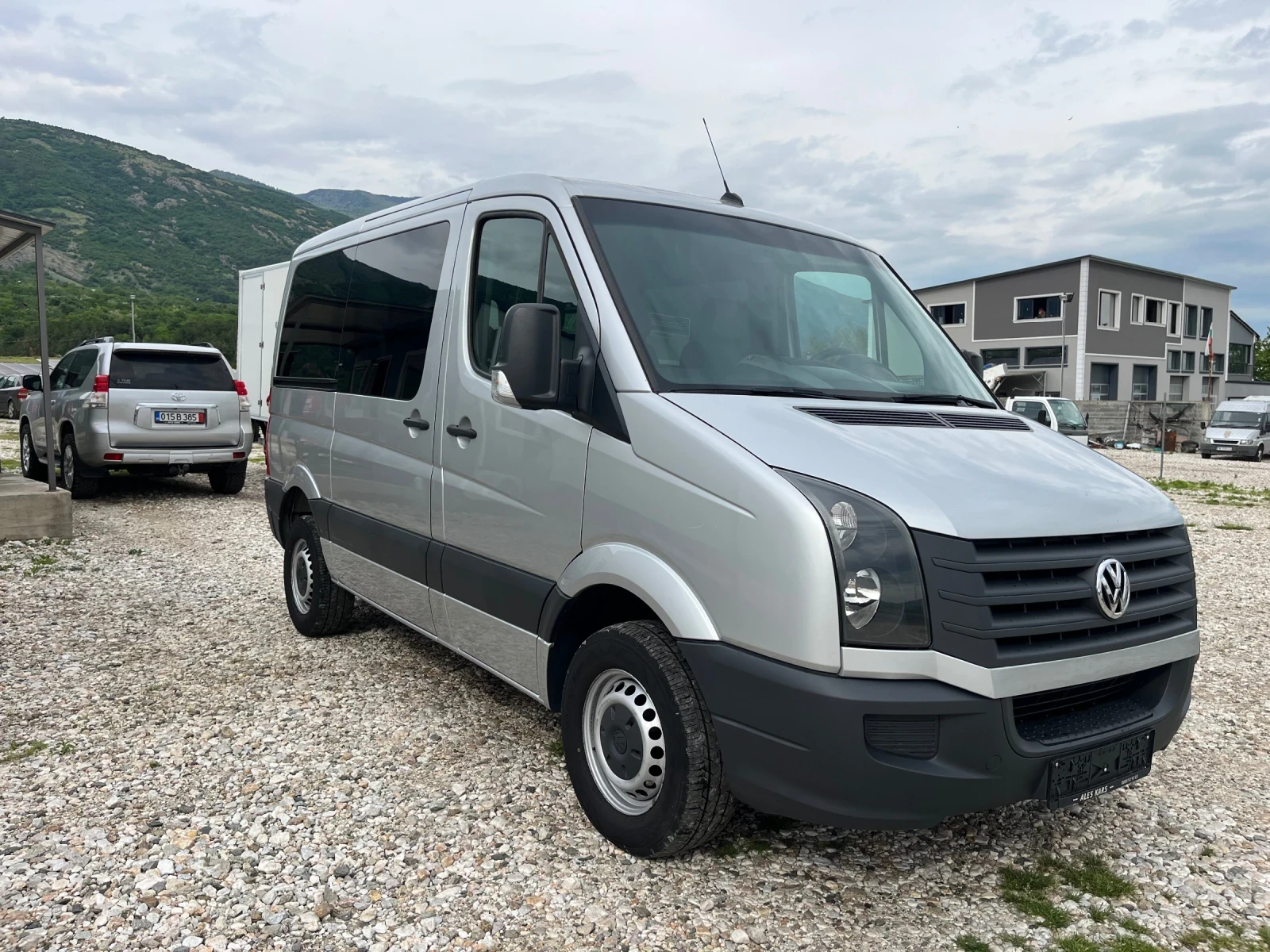 VW Crafter 9 местен!Италия!Клима!Нави!ОРИГИНАЛЕН ВИД! - изображение 2