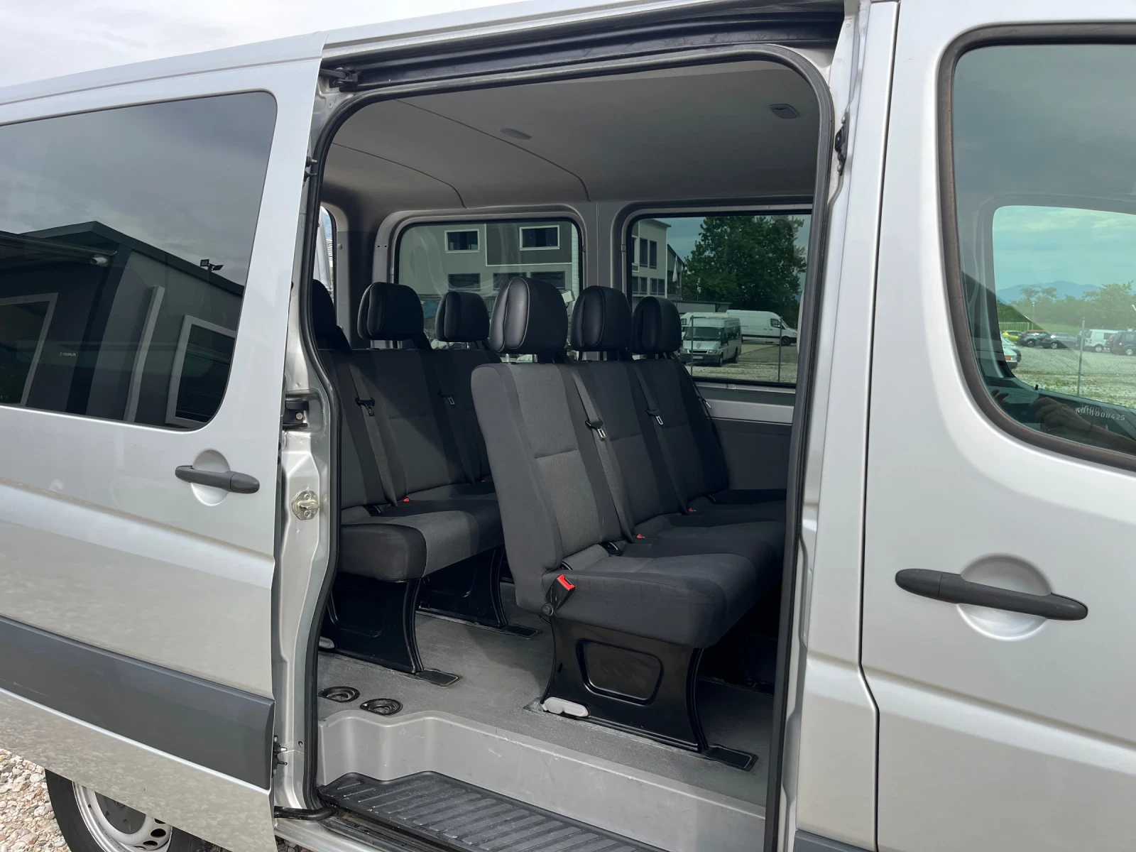 VW Crafter 9 местен!Италия!Клима!Нави!ОРИГИНАЛЕН ВИД! - изображение 4