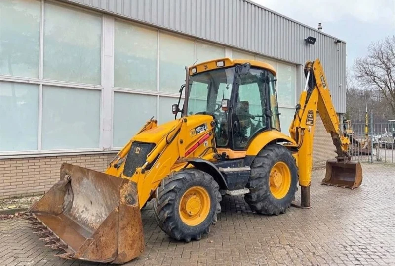 Багер JCB 3CX, снимка 1 - Индустриална техника - 49485574