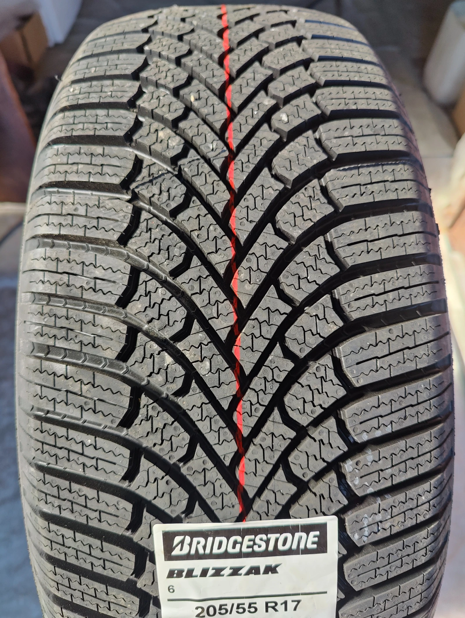 Гуми Зимни 205/55R17, снимка 5 - Гуми и джанти - 54178201