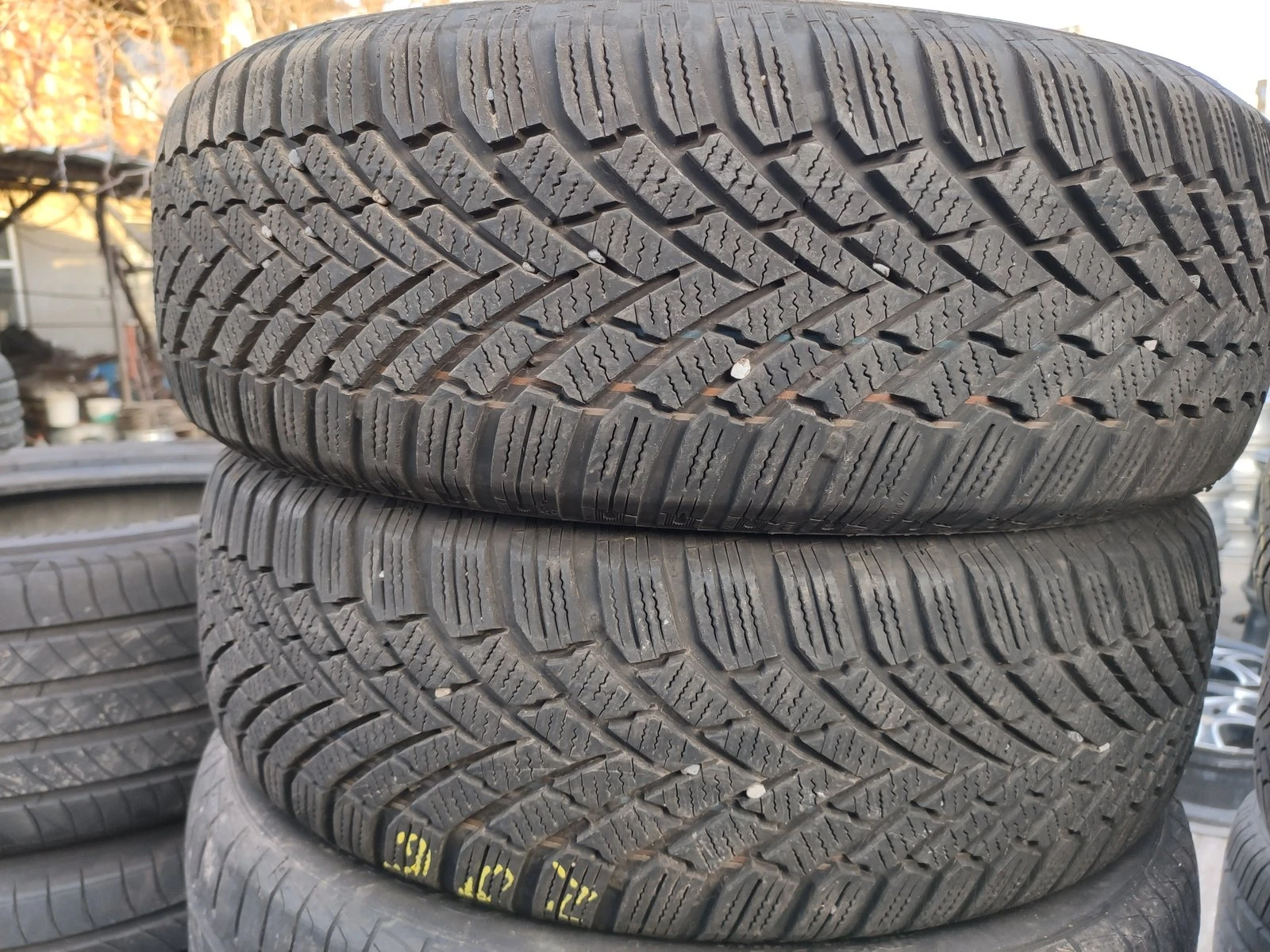 Гуми Зимни 195/65R15, снимка 3 - Гуми и джанти - 56732356