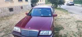     Mercedes-Benz 220