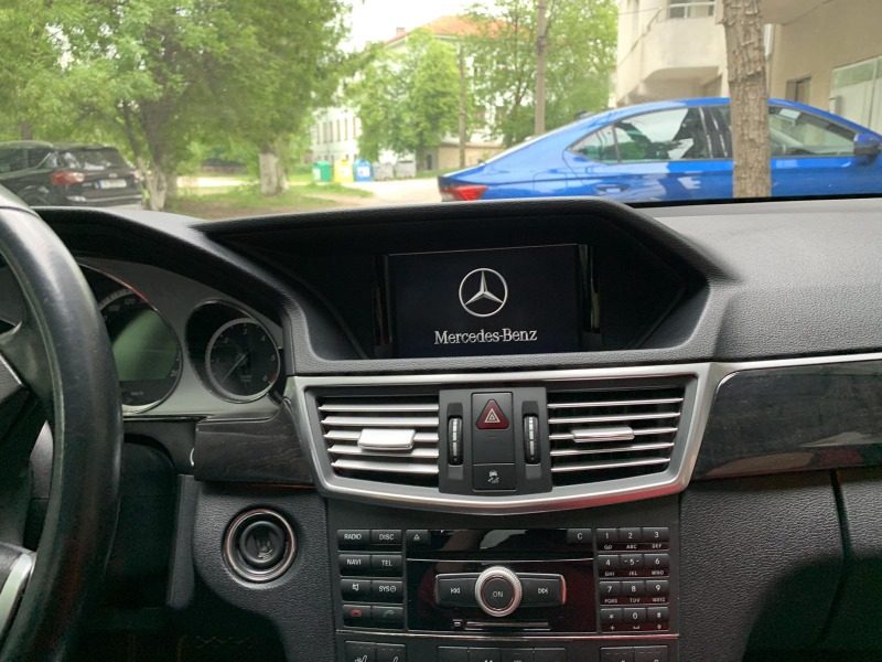 Mercedes-Benz E 250, снимка 10 - Автомобили и джипове - 46421498