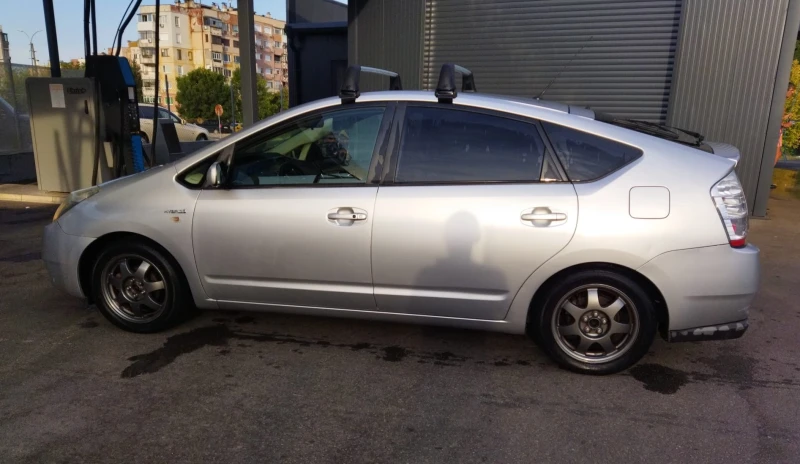 Toyota Prius, снимка 11 - Автомобили и джипове - 46643055