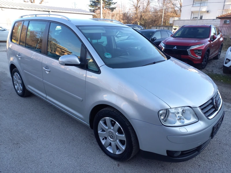 VW Touran 2.0 TDI, снимка 3 - Автомобили и джипове - 48335207