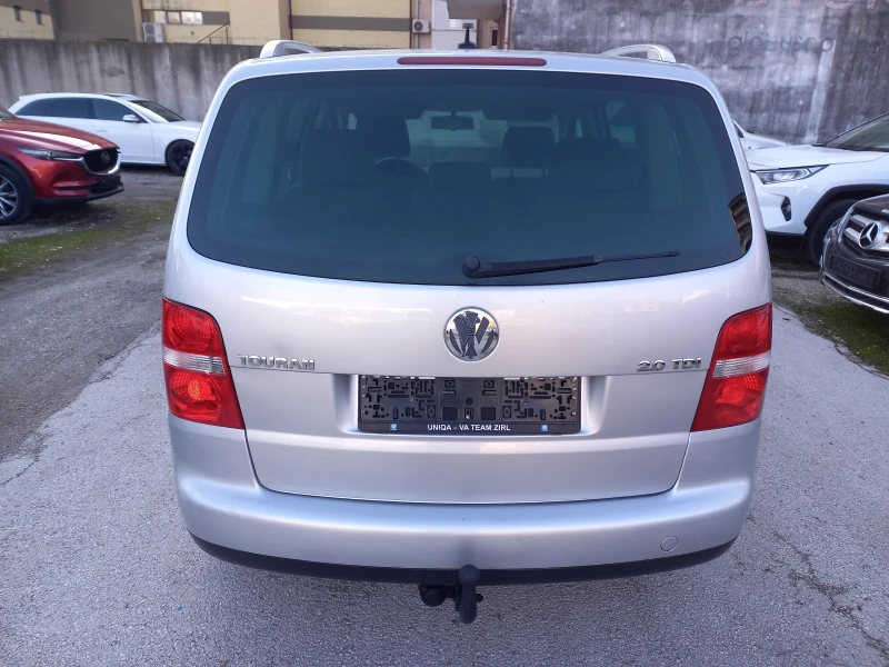 VW Touran 2.0 TDI, снимка 6 - Автомобили и джипове - 48335207