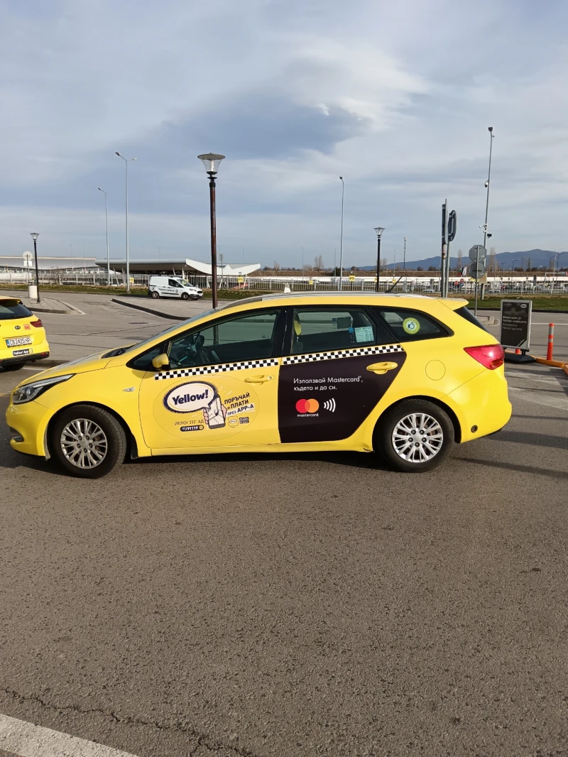 Kia Ceed, снимка 6 - Автомобили и джипове - 52404358