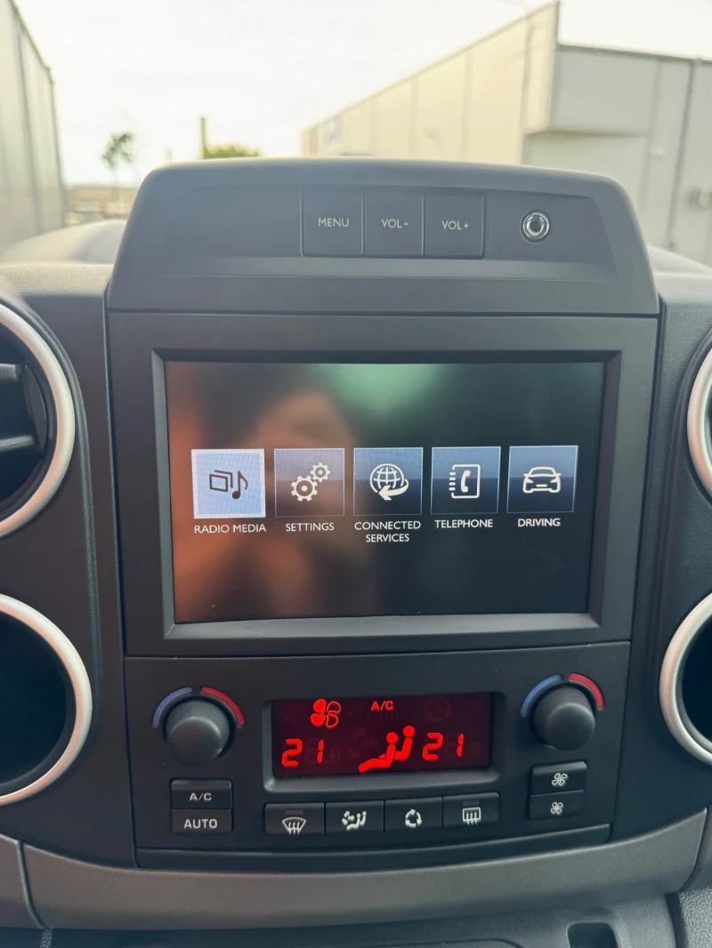 Peugeot Partner TEPEE 1.6 BlueHDI 120 1 Собственик , снимка 14 - Автомобили и джипове - 51627076